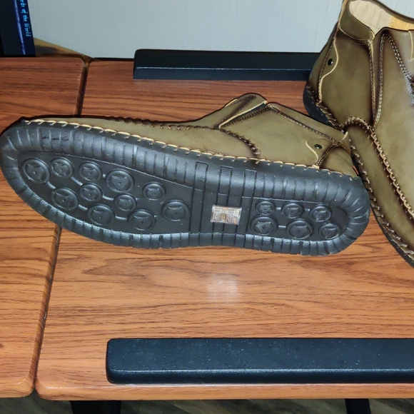 #### (NWT)Men's Lightweight Handmade Boots With Zipper - Picture 9 of 13